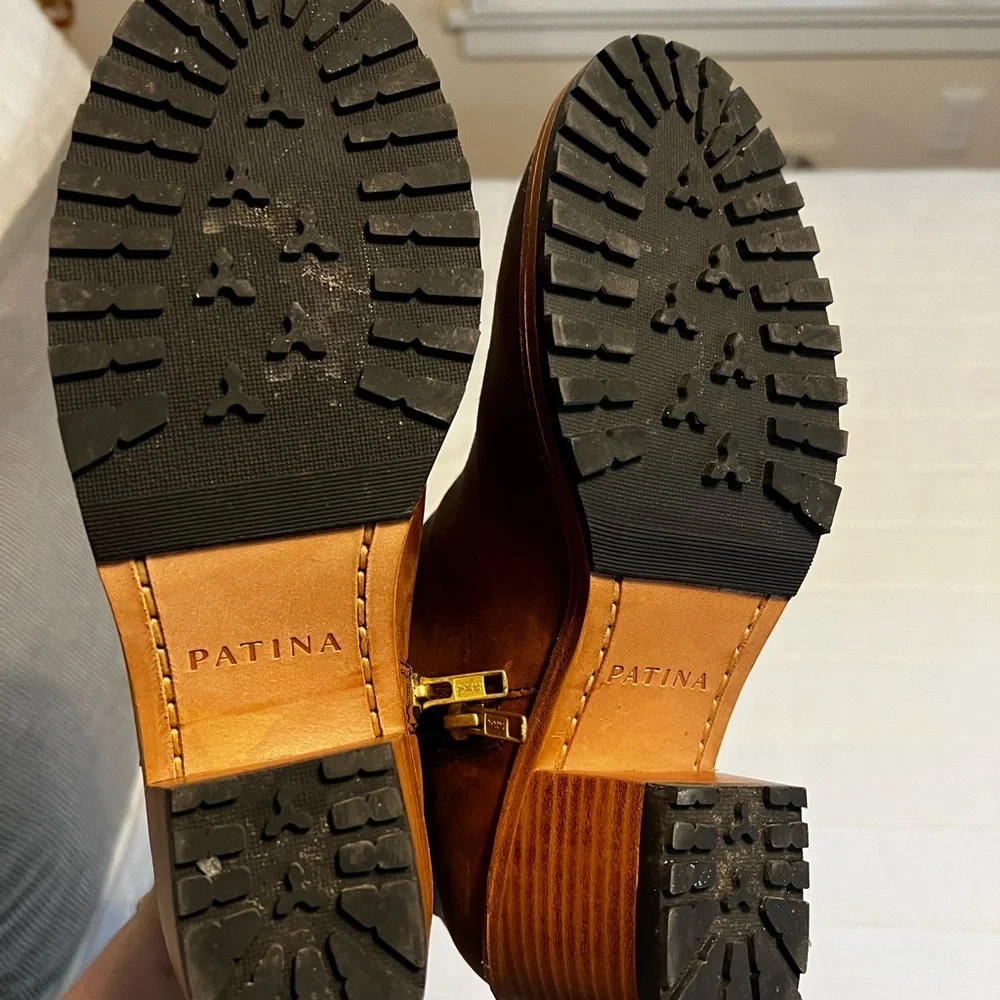 Portland Leather Brown Ankle Boots with Sleek Design - Picture 2 of 6